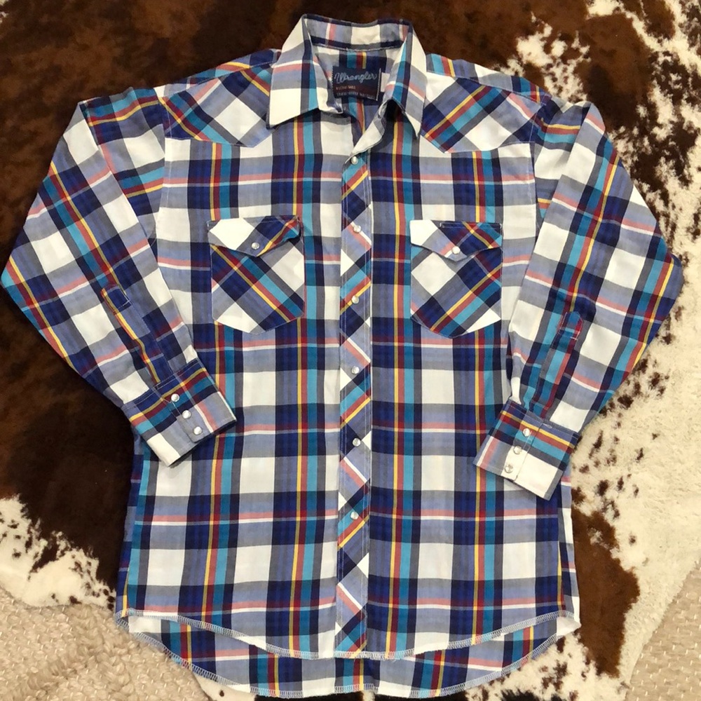 Vintage Pearl snap long sleeved Wrangler shirt